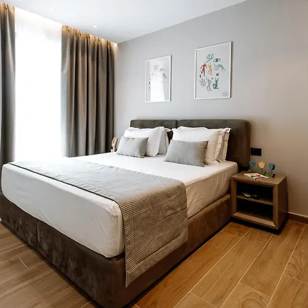 Blutique & Balconies Apartment *