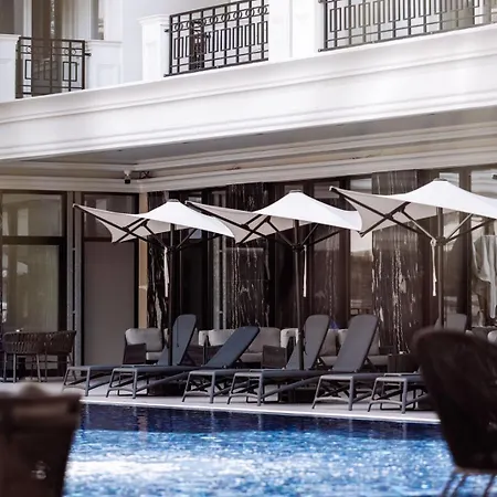 Blutique & Balconies