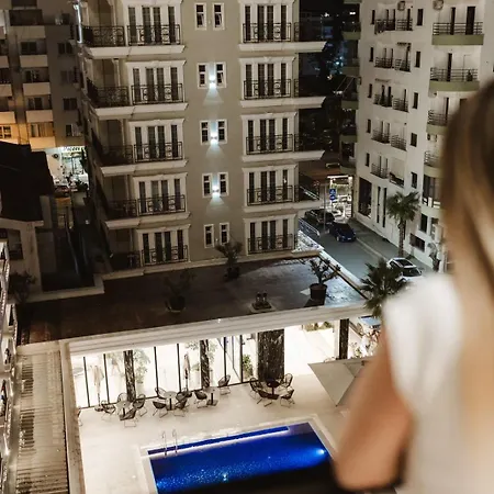 Blutique & Balconies アパート