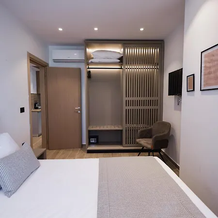 Blutique & Balconies Lägenhet Golem (Tirana)