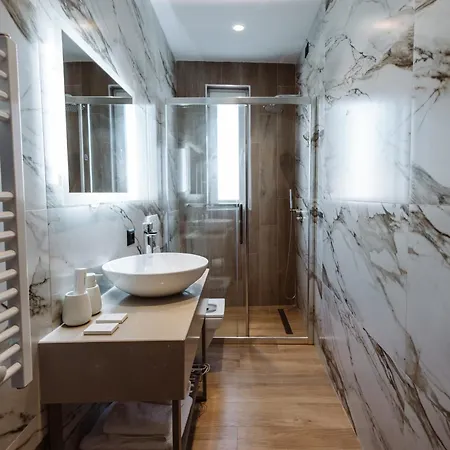 Blutique & Balconies Lägenhet